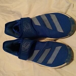 Boys Adidas sneakers Size 5.5